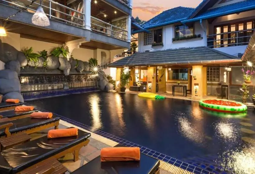پانسیون Talay Naiharn Villa