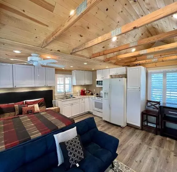 Majatalo The Lake Alfred Citruswood Cabin