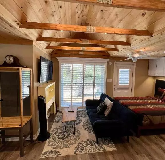 Majatalo The Lake Alfred Citruswood Cabin