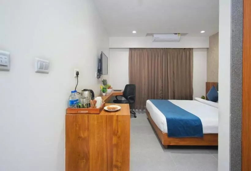 Hotelli Pride Elite Wellness Resort Becharaji Near Becharaji Railway Station