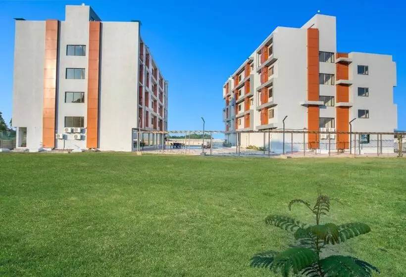 Hotelli Pride Elite Wellness Resort Becharaji Near Becharaji Railway Station