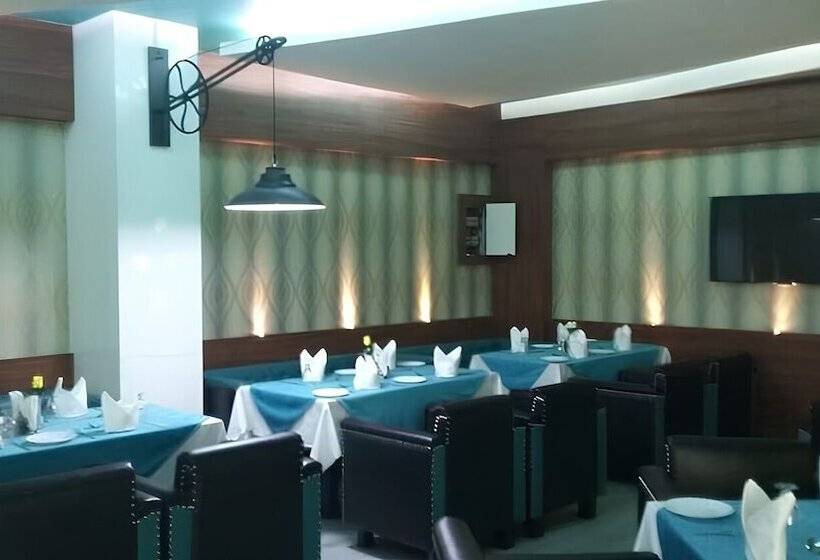 בית מלון כפרי Club 7 Resort And Banquets