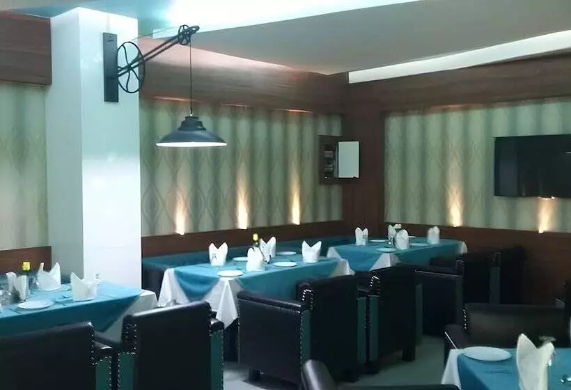 Hotelli Club 7 Resort And Banquets