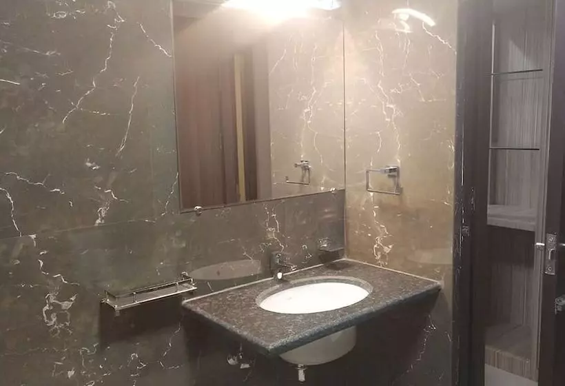 Hotelli Club 7 Resort And Banquets