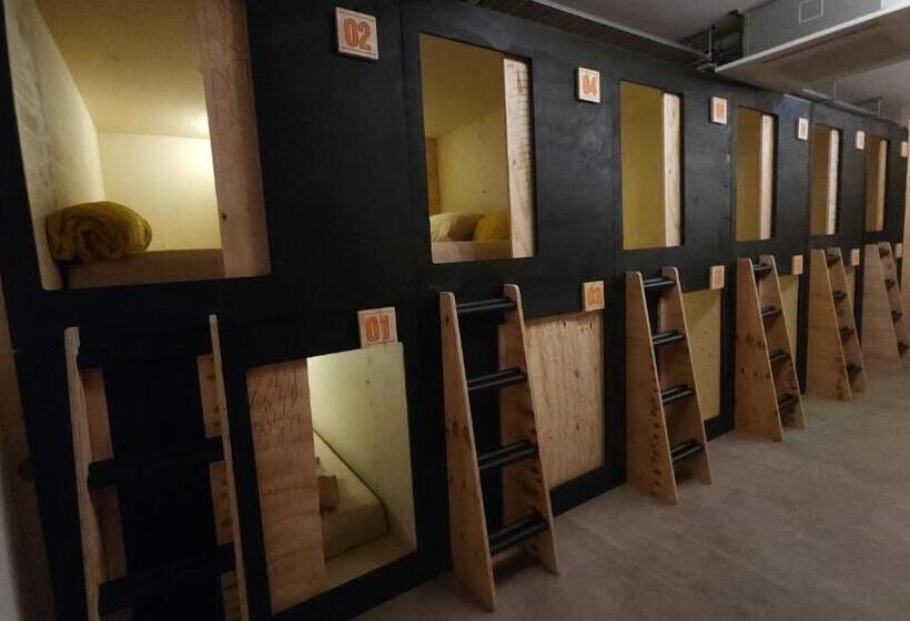 Kapsül Otel Komo Pod