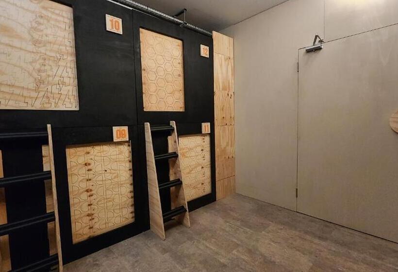 Kapsül Otel Komo Pod