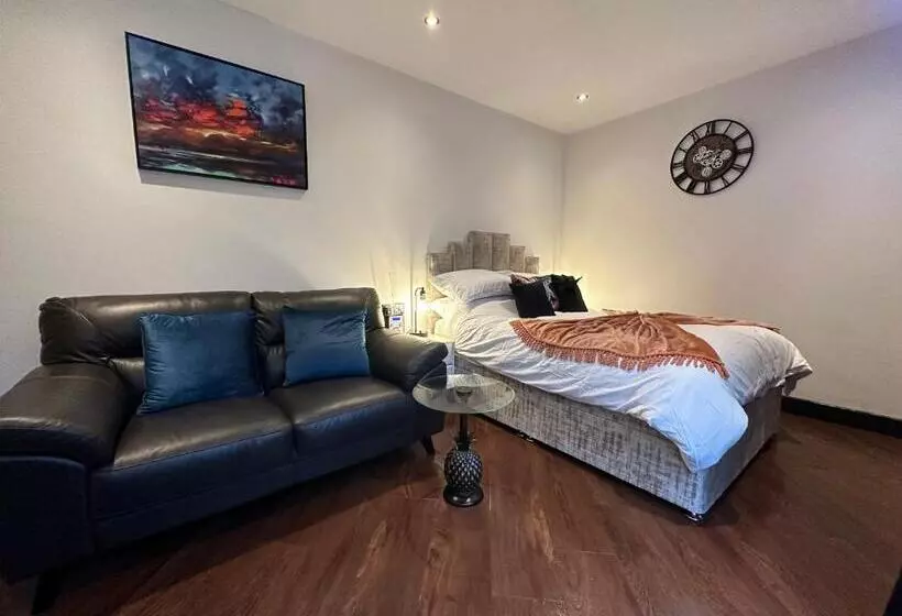 Kapselihotelli The Cottage Hideout