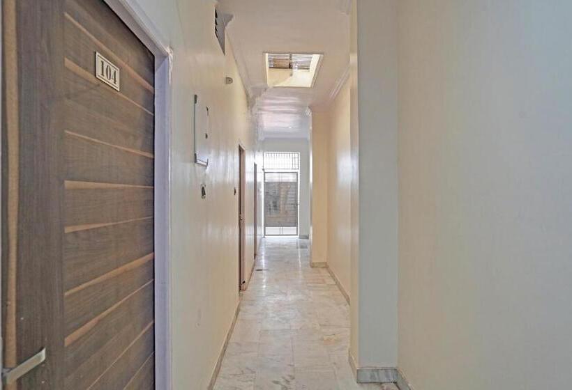 هتل Oyo The Adiitya Inn