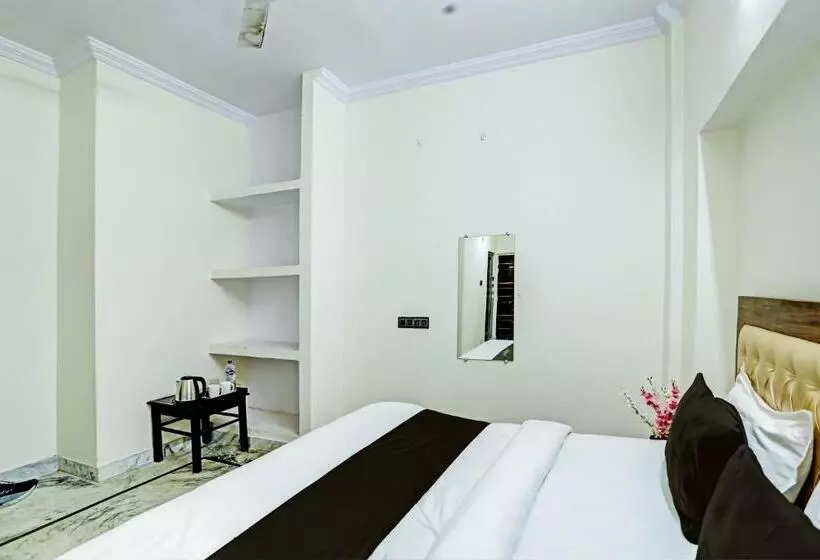 Hotelli Oyo The Adiitya Inn