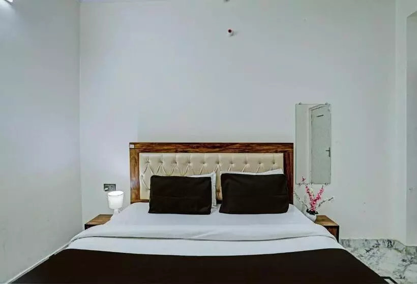 Hotelli Oyo The Adiitya Inn