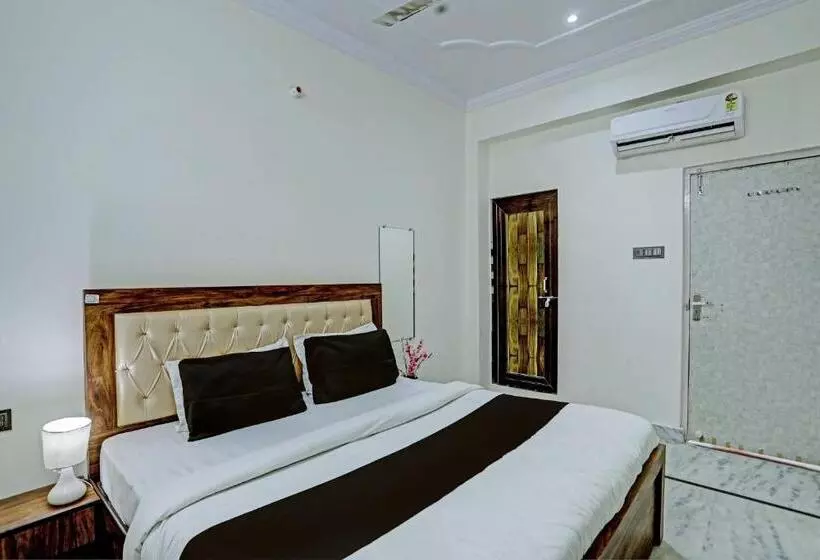 Hotelli Oyo The Adiitya Inn