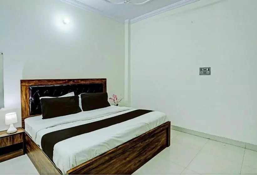 Hotelli Oyo The Adiitya Inn