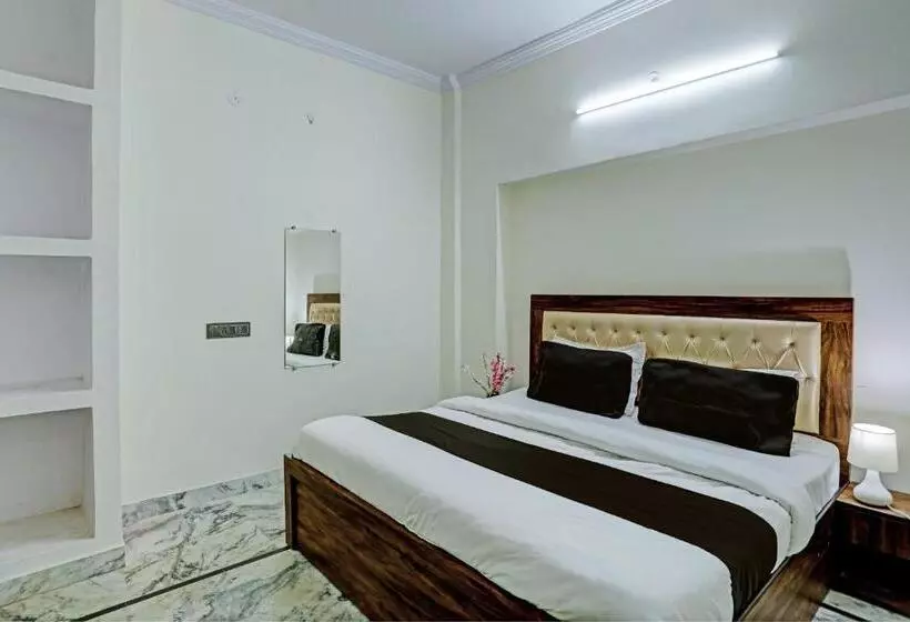 Hotelli Oyo The Adiitya Inn