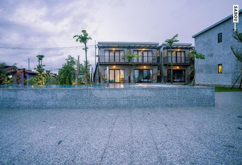 ホテル Santaniya Residence