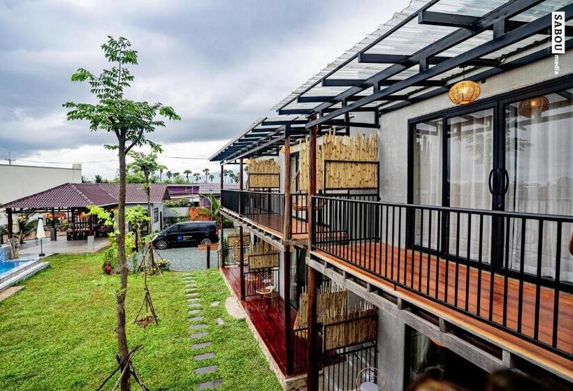 ホテル Santaniya Residence