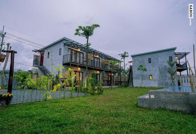 ホテル Santaniya Residence