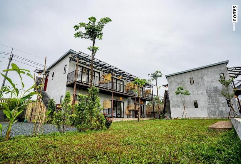 ホテル Santaniya Residence