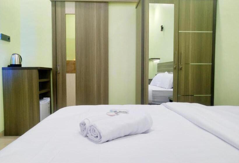 בית מלון כפרי Shiva Home Syariah Redpartner Near Alun Alun Tegal