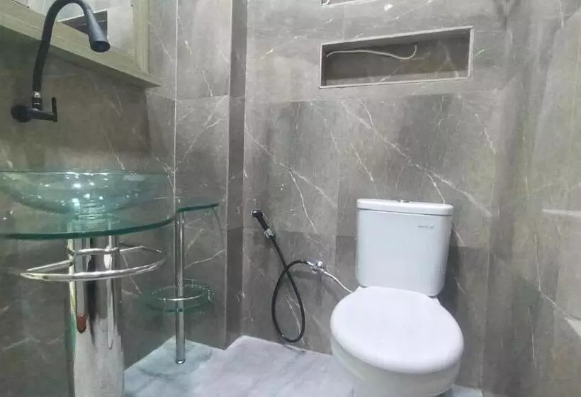 ホテル Shiva Home Syariah Redpartner Near Alun Alun Tegal