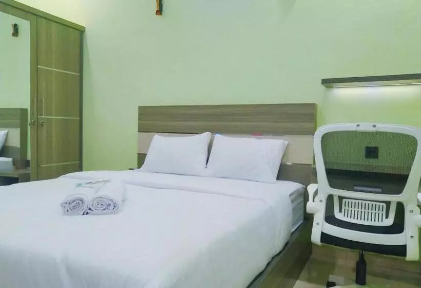 ホテル Shiva Home Syariah Redpartner Near Alun Alun Tegal