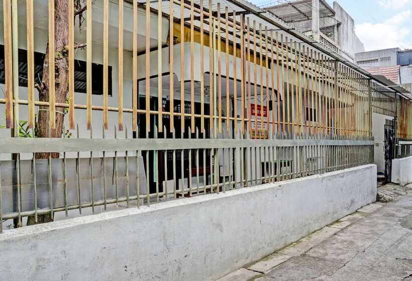 Hotel Spot On 93475 Garuda Homestay Syariah