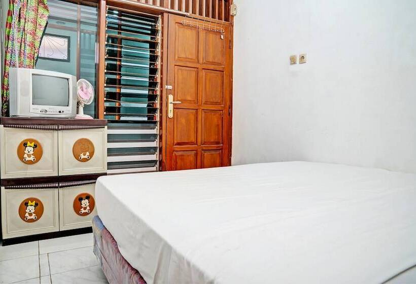 Hotel Spot On 93475 Garuda Homestay Syariah