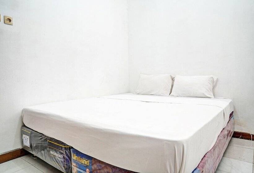 Hotel Spot On 93475 Garuda Homestay Syariah