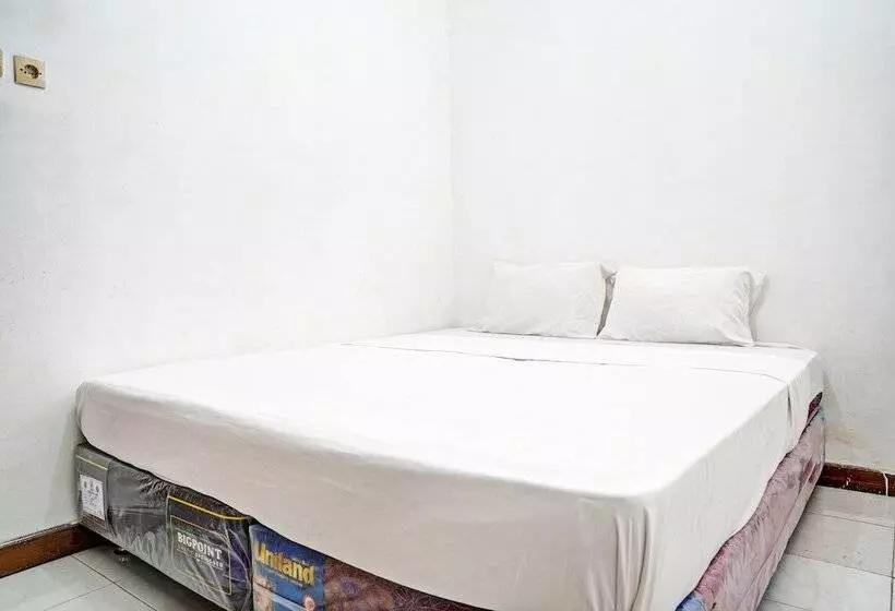 هتل Spot On 93475 Garuda Homestay Syariah