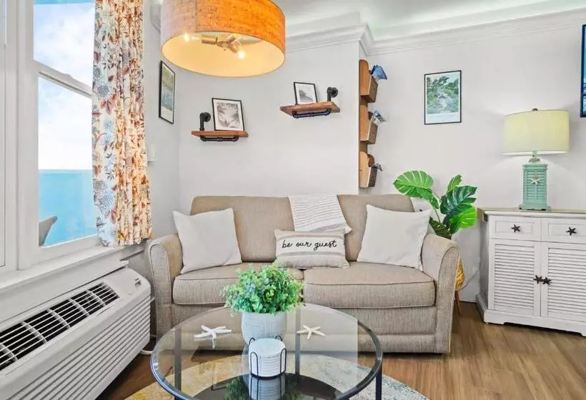 Open For 2025 Speedweeks Daytona 500   Beachfront Studio   Private Balcony With Ocean View   Pool