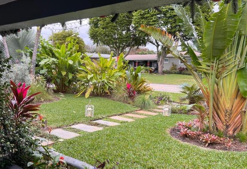 پانسیون Paradise Gardens Wilton Manors  Male Only