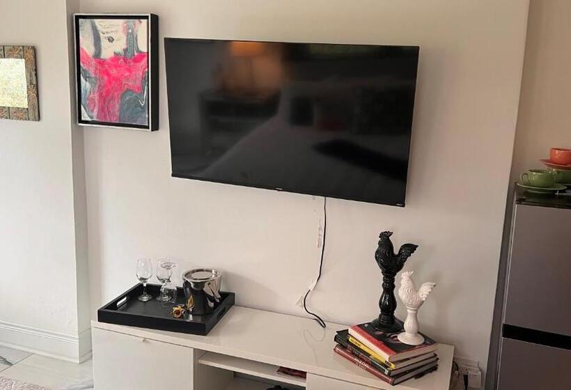 پانسیون Paradise Gardens Wilton Manors  Male Only