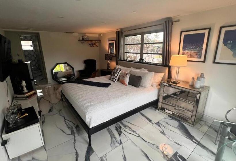 پانسیون Paradise Gardens Wilton Manors  Male Only