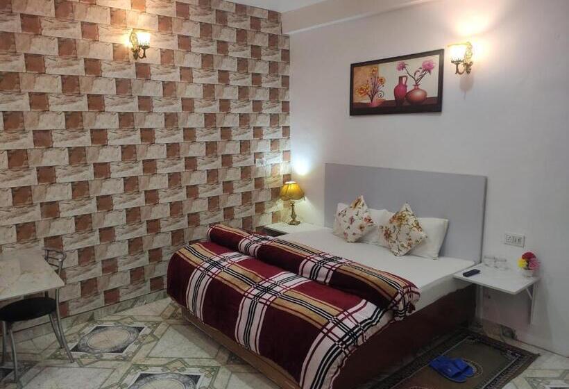 פנסיון Solan Regency