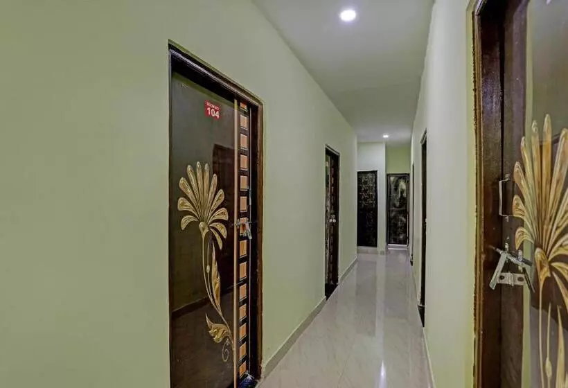 Spot On Hotel Leo Star