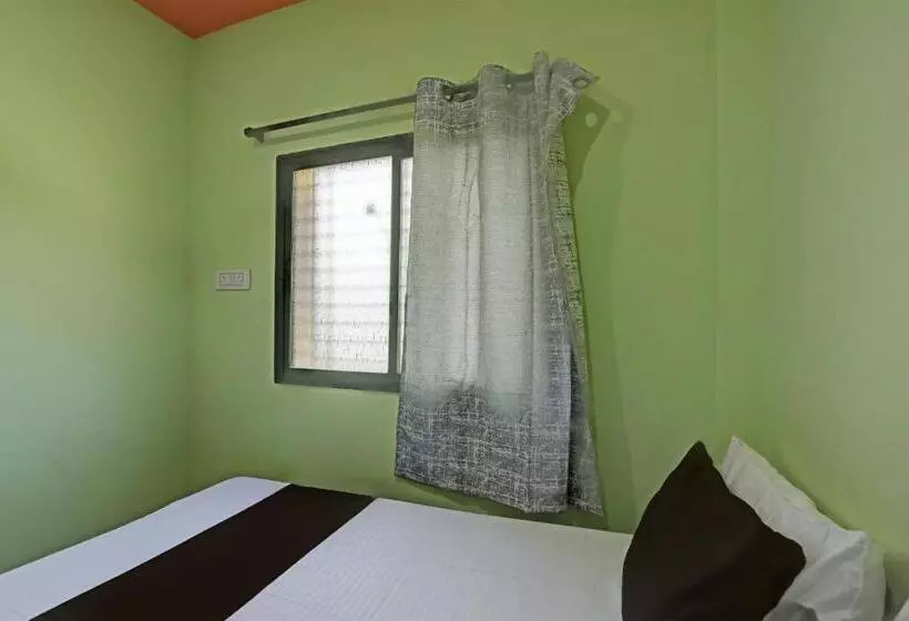 Spot On Hotel Leo Star