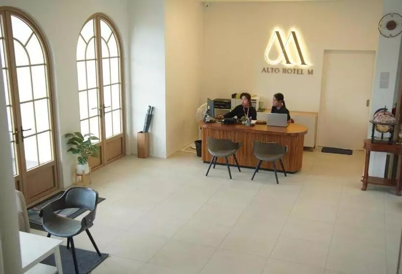 Alto Hotel M