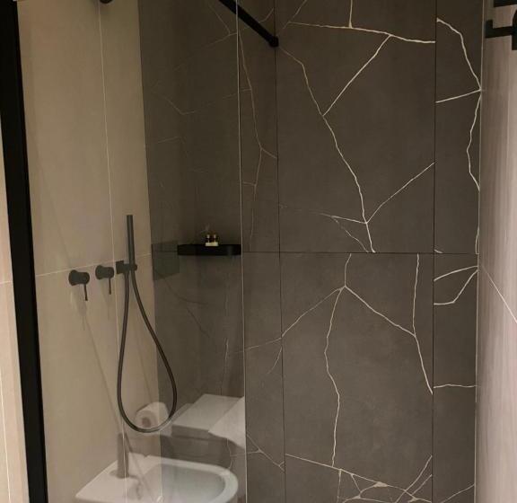 تختخواب و صبحانه Comàr Suite