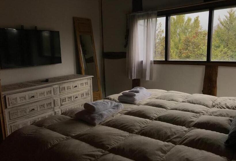 ベッドアンドブレックファースト Hostel, Lo De Flora Pura Vida