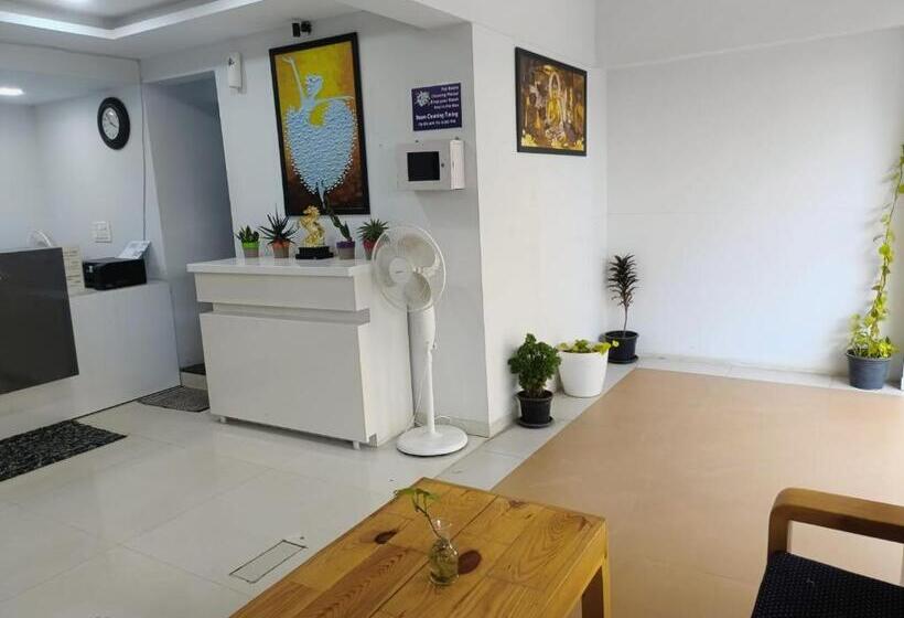 Bed and Breakfast Ranveer Studio