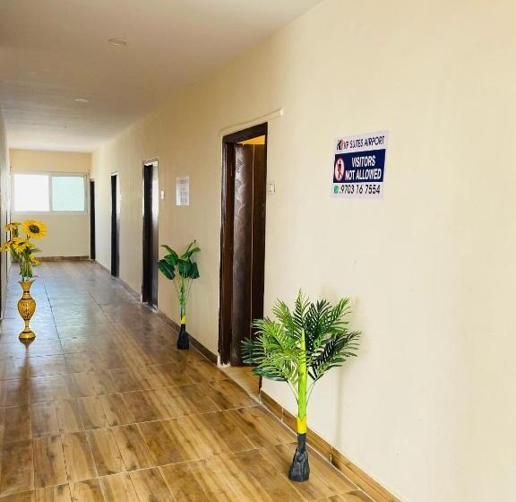בית מלון כפרי Kp Suites Airport