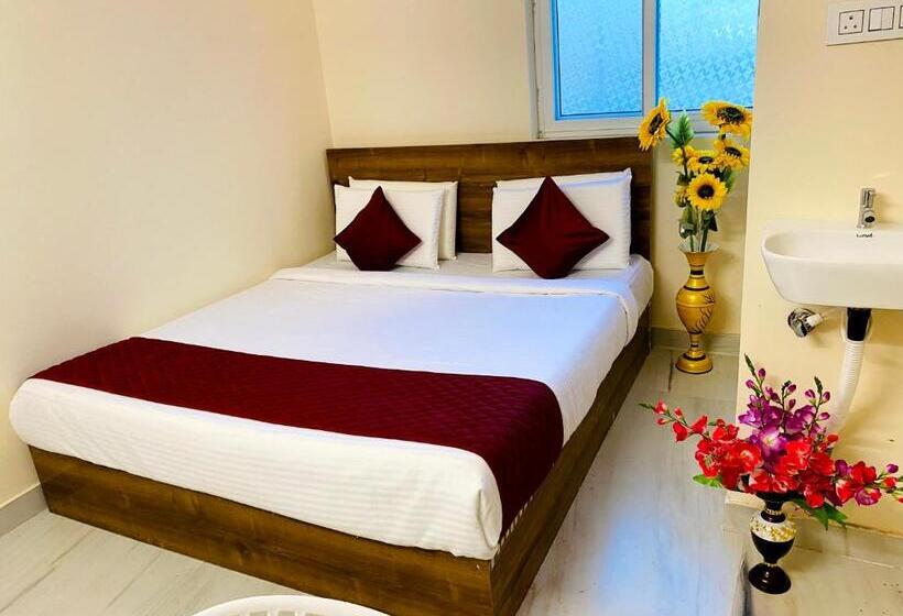 בית מלון כפרי Kp Suites Airport