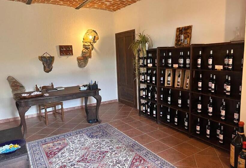 ホテル Tenuta Agricola La Cava  Cantina E Agriturismo
