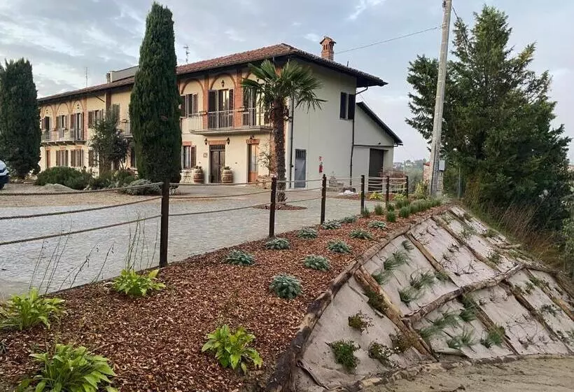ホテル Tenuta Agricola La Cava  Cantina E Agriturismo