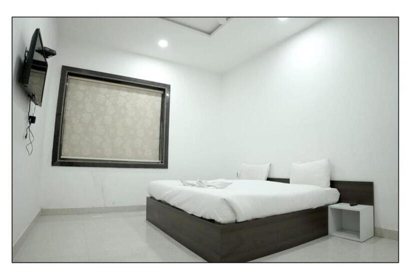 Meridian Hotel & Resort