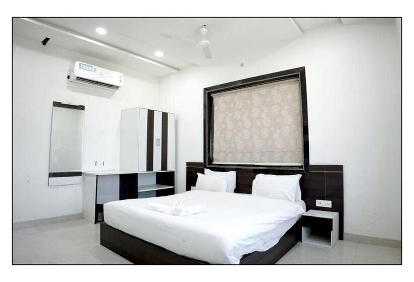 Meridian Hotel & Resort