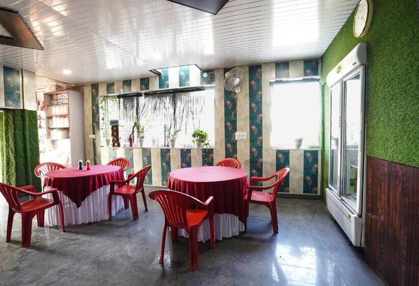 Shree Ram Hotel & Restaurant