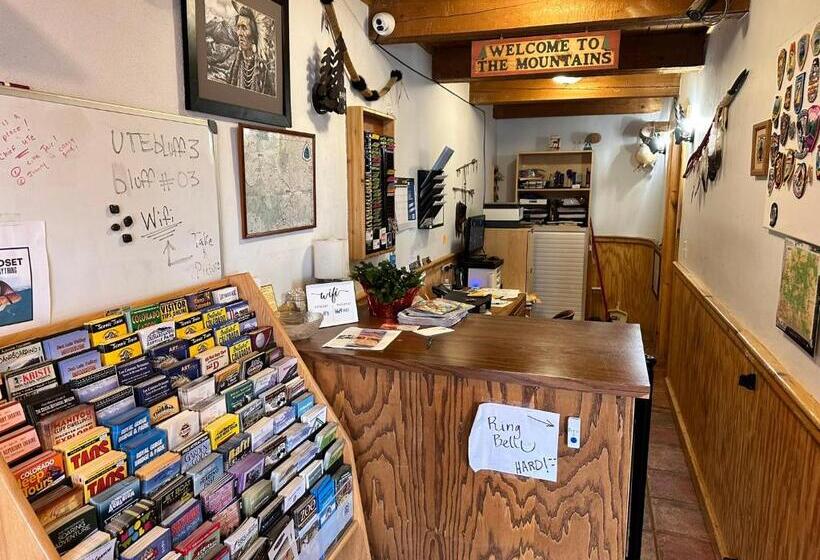 بنسيون Ute Bluff Lodge, Cabins And Rv Park