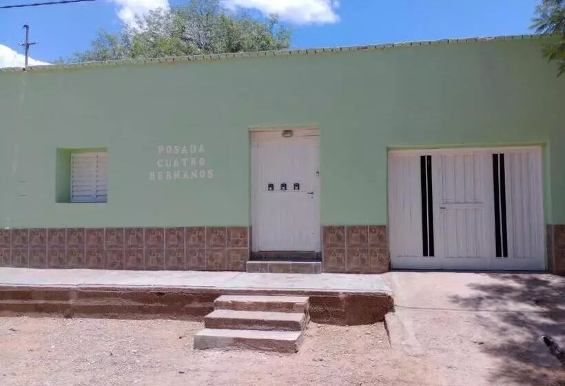 ユースホステル Posada Cuatro Hermanos