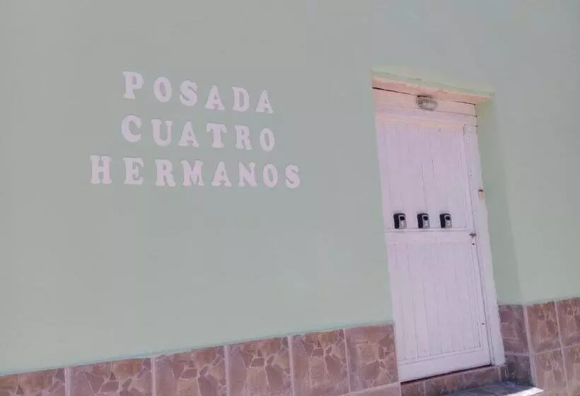 ユースホステル Posada Cuatro Hermanos