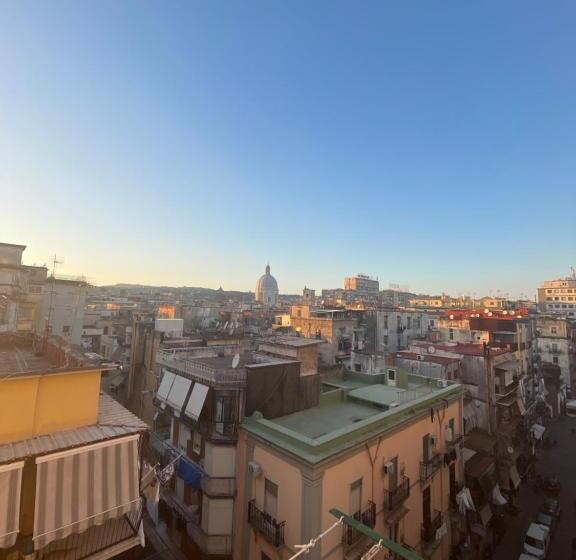 تختخواب و صبحانه Sunny Suite Napoli